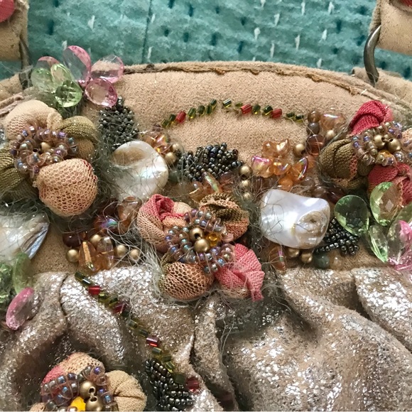 Vintage MARY FRANCIS bag, Gold distressed leather, roses, beads, shells/suede. ! - Picture 4 of 12